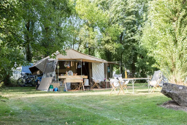 emplacement de camping nature dans les Alpes Mancelles